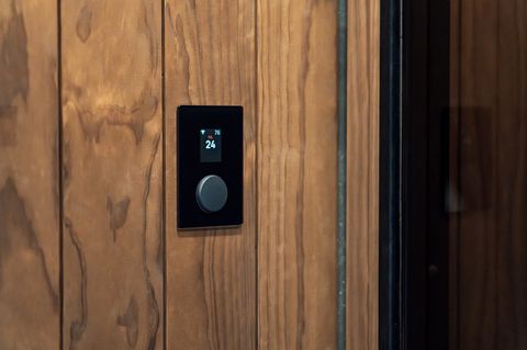 Чем KNX принципиально отличается от беспроводных протоколов