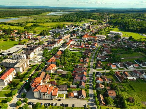 Какие критерии определяют статус поселка на Новой Риге и Рублевке?