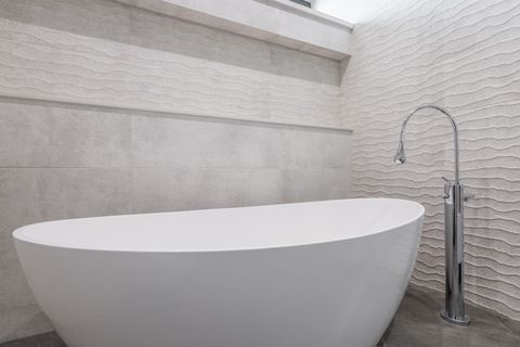 Какие материалы подходят для Home SPA: сравнительная таблица по ключевым критериям